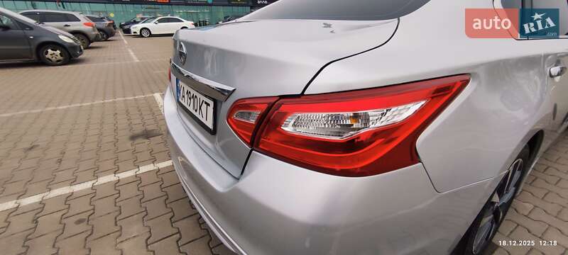 Седан Nissan Altima 2016 в Києві