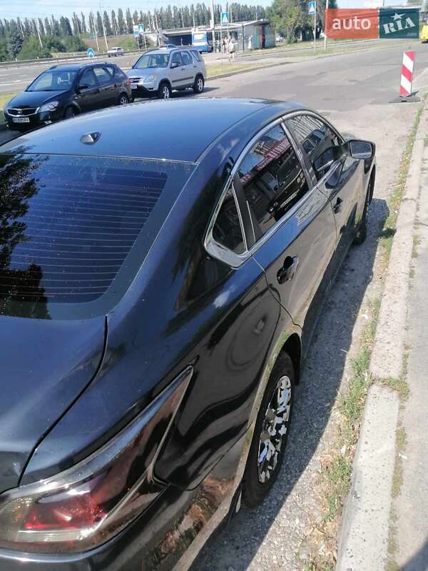 Седан Nissan Altima 2015 в Киеве