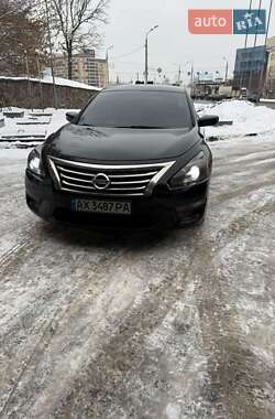 Седан Nissan Altima 2013 в Харкові