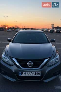 Седан Nissan Altima 2017 в Одессе
