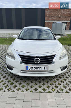 Седан Nissan Altima 2012 в Хмельницькому