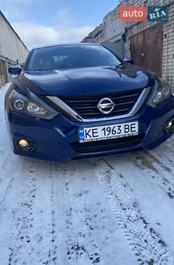 Седан Nissan Altima 2016 в Днепре