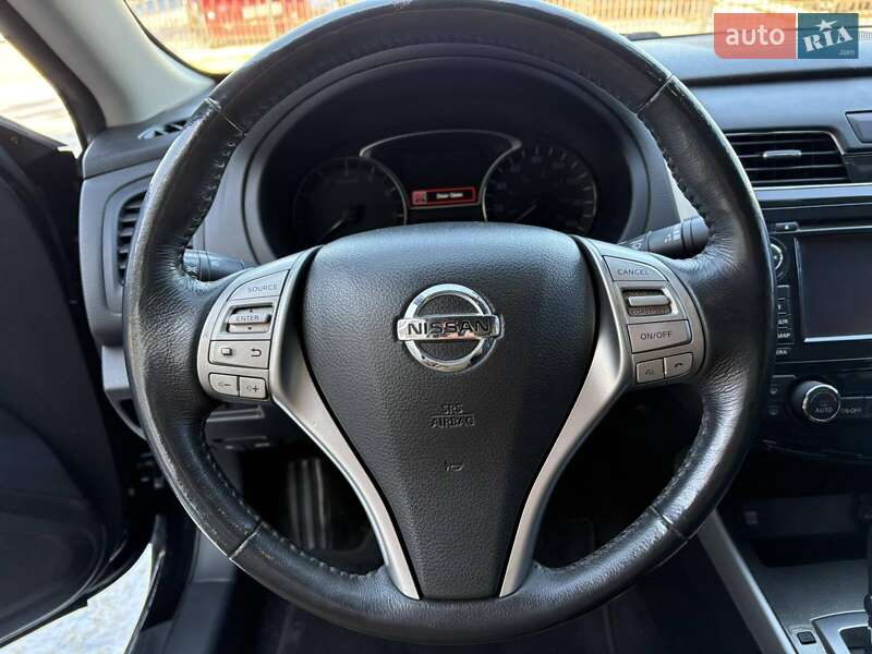 Седан Nissan Altima 2015 в Миколаєві