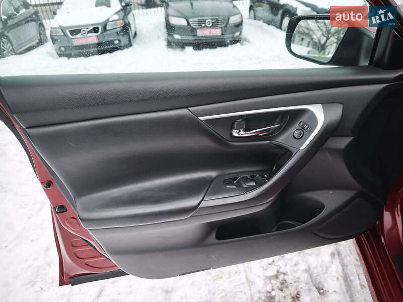 Седан Nissan Altima 2015 в Киеве фото 12 Седан Nissan Altima 2015 в Киеве