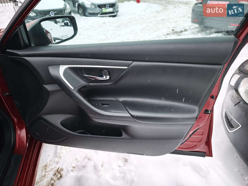 Седан Nissan Altima 2015 в Киеве фото 24 Седан Nissan Altima 2015 в Киеве