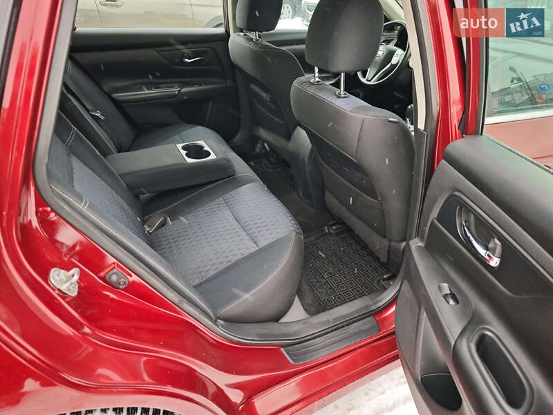 Седан Nissan Altima 2015 в Киеве фото 21 Седан Nissan Altima 2015 в Киеве