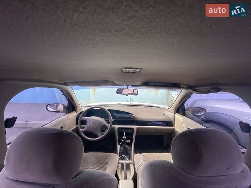 Седан Nissan Altima 1993 в Запорожье