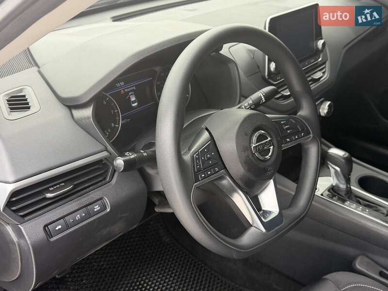 Седан Nissan Altima 2018 в Киеве