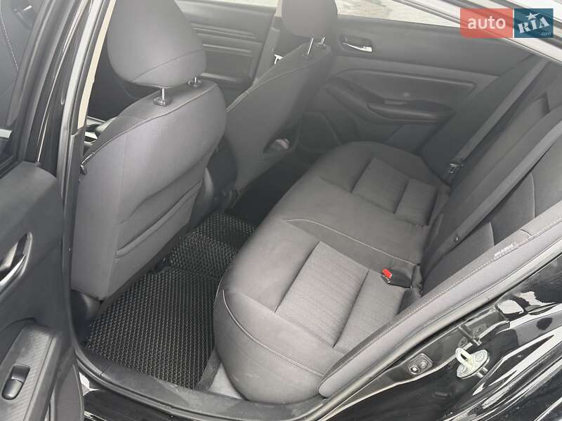 Седан Nissan Altima 2018 в Киеве