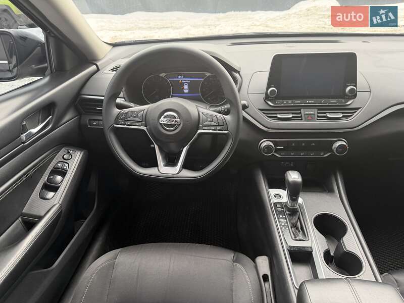 Седан Nissan Altima 2018 в Киеве