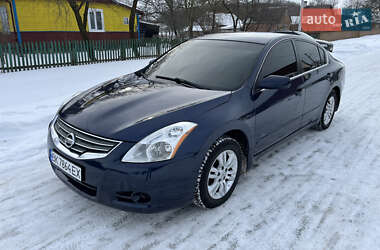 Седан Nissan Altima 2010 в Локачах