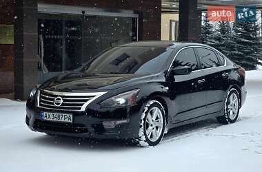Седан Nissan Altima 2013 в Харкові