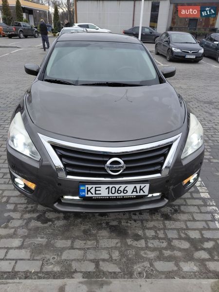 Седан Nissan Altima 2015 в Дніпрі