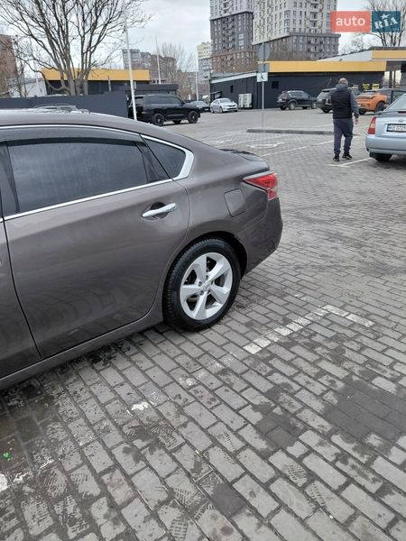 Седан Nissan Altima 2015 в Дніпрі