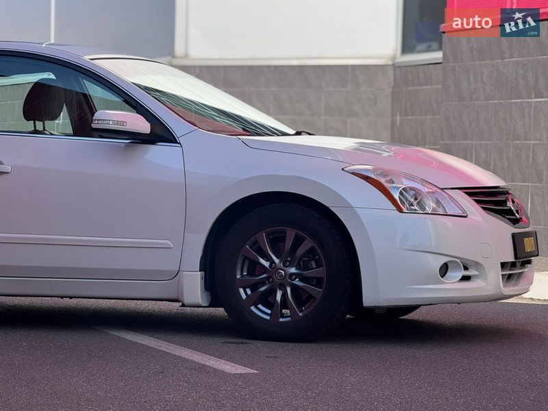 Седан Nissan Altima 2011 в Києві фото 11 Седан Nissan Altima 2011 в Києві