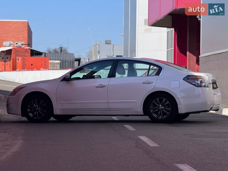 Седан Nissan Altima 2011 в Києві фото 13 Седан Nissan Altima 2011 в Києві