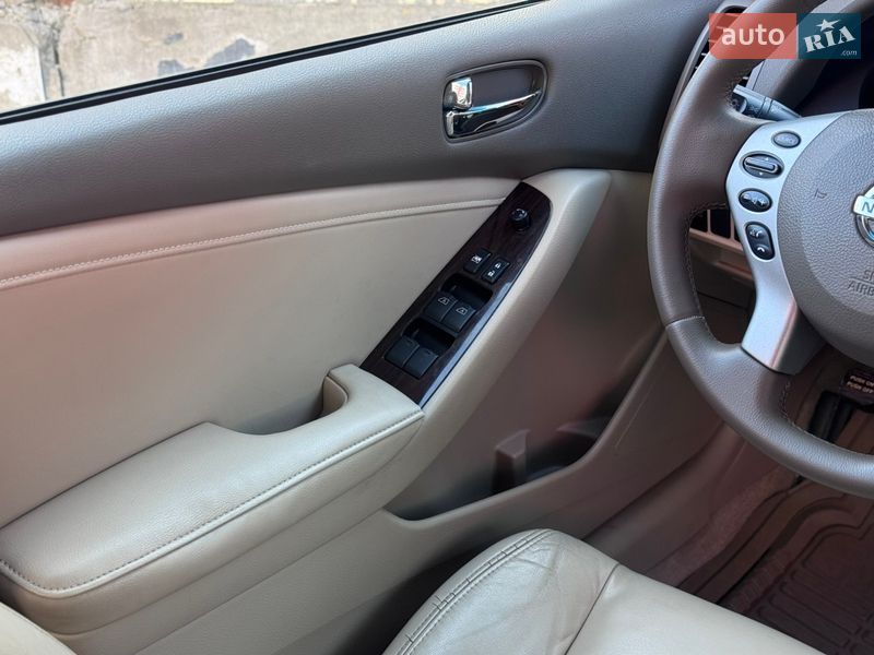 Седан Nissan Altima 2011 в Києві фото 28 Седан Nissan Altima 2011 в Києві