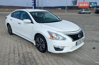 Седан Nissan Altima 2015 в Киеве