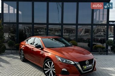 Седан Nissan Altima 2020 в Львове