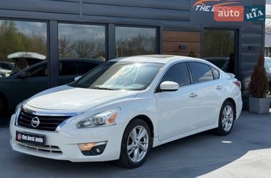 Седан Nissan Altima 2013 в Рівному