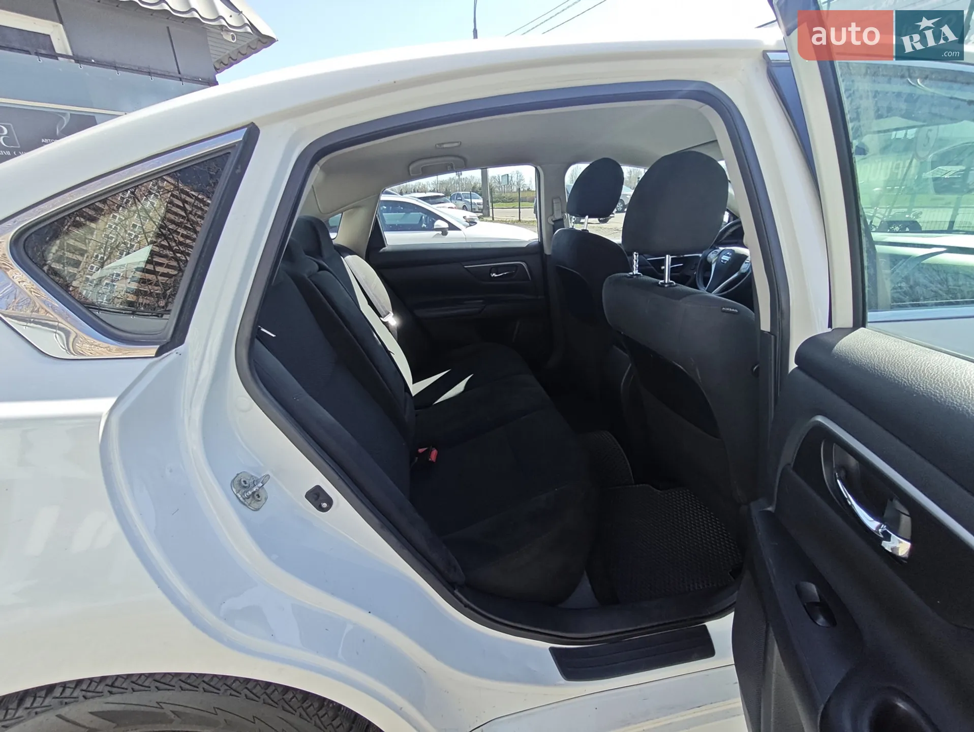 2015 Nissan Altima - мініатюра 19
