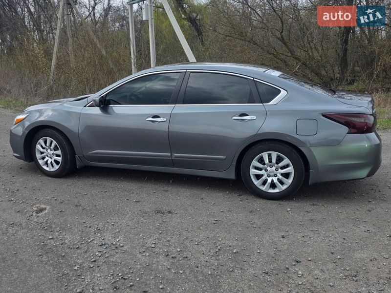Седан Nissan Altima 2016 в Дніпрі
