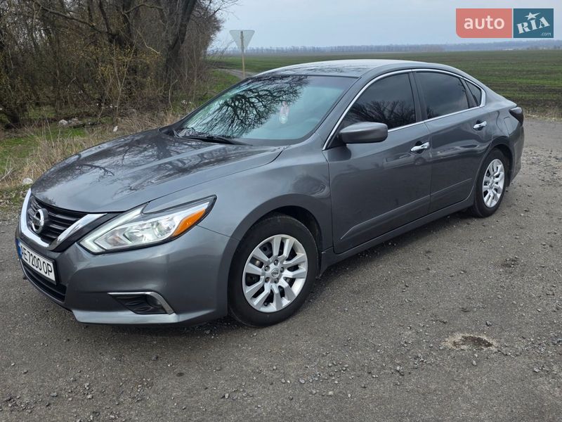 Седан Nissan Altima 2016 в Дніпрі
