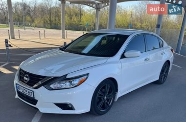 Седан Nissan Altima 2018 в Запорожье