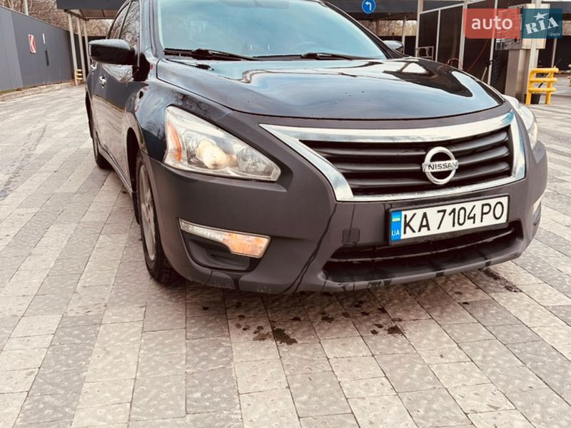 Седан Nissan Altima 2014 в Киеве фото Седан Nissan Altima 2014 в Киеве