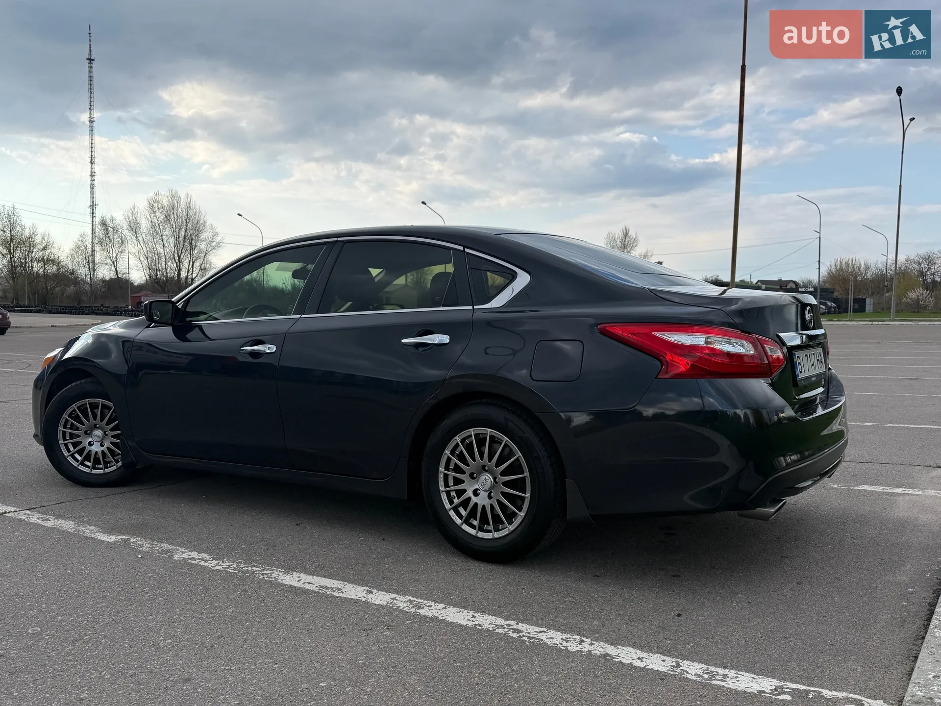 2017 Nissan Altima - фото 1