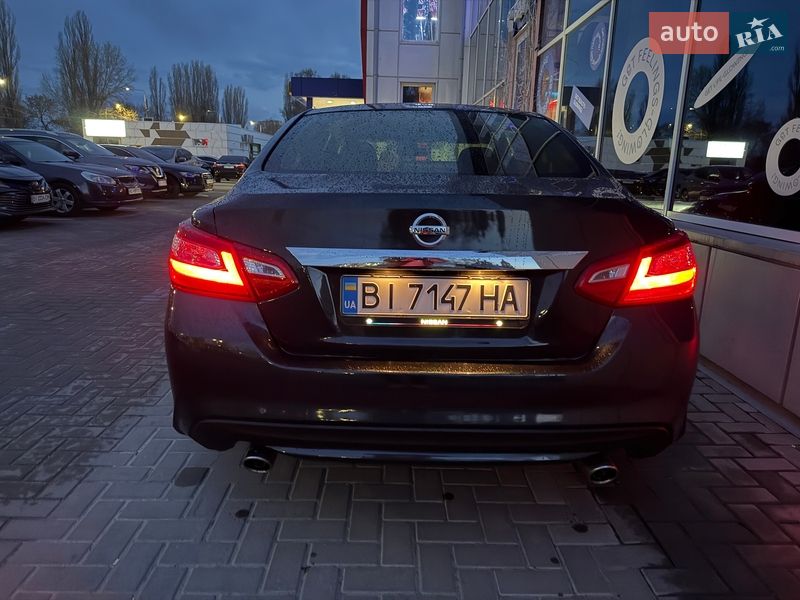 Седан Nissan Altima 2017 в Кременчуге
