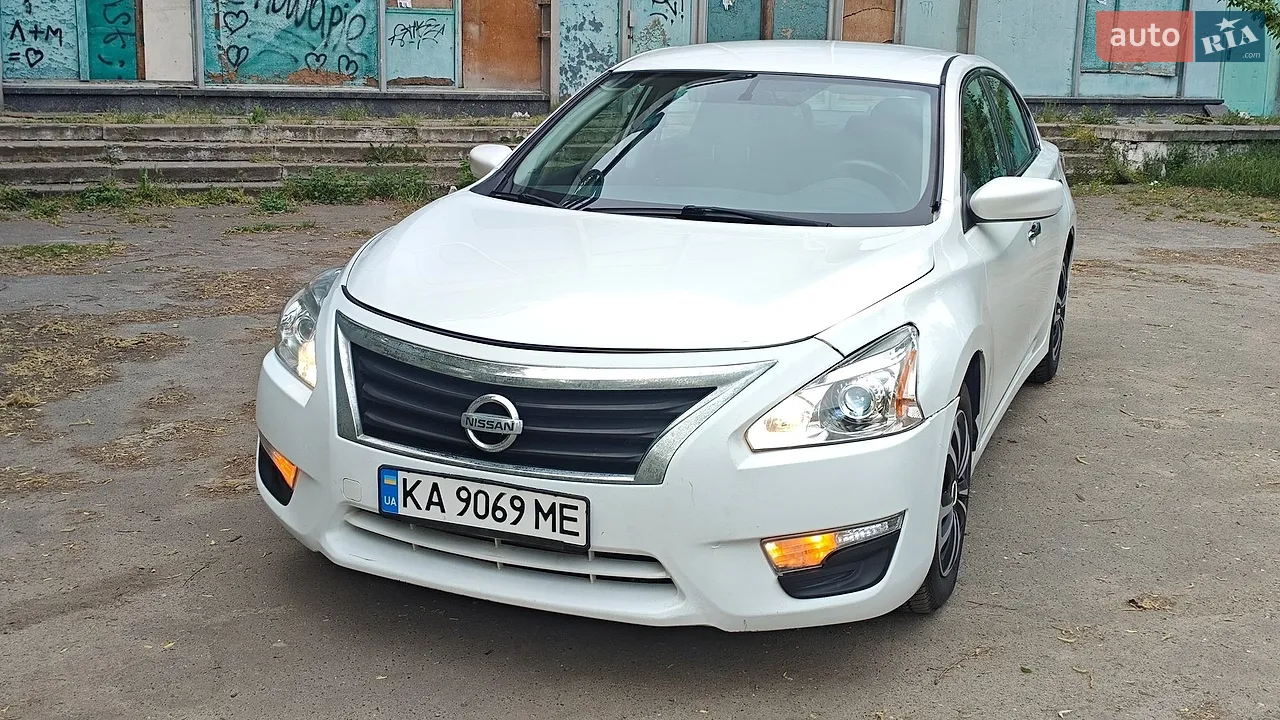 2015 Nissan Altima - мініатюра 13