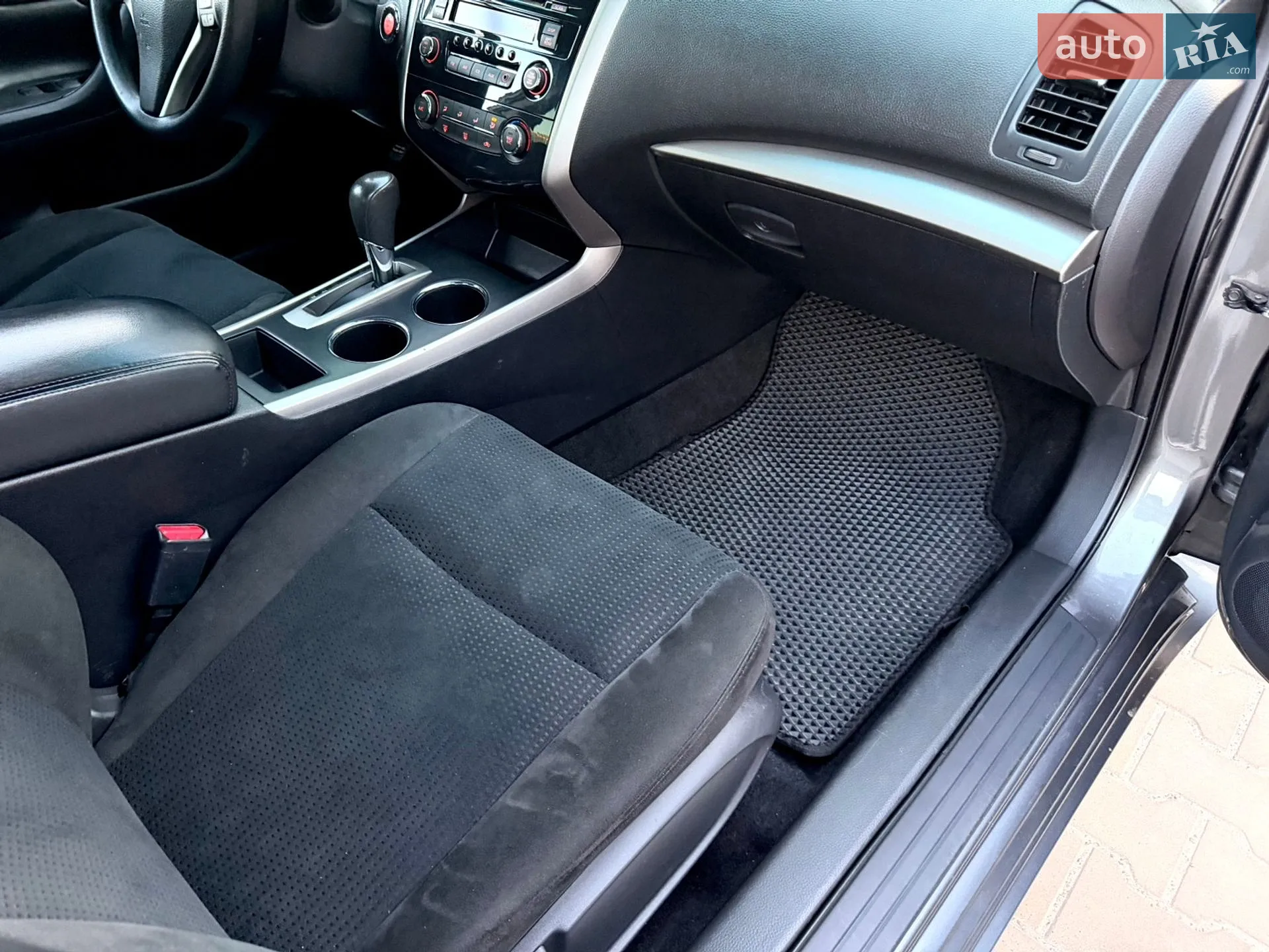 2015 Nissan Altima - мініатюра 35