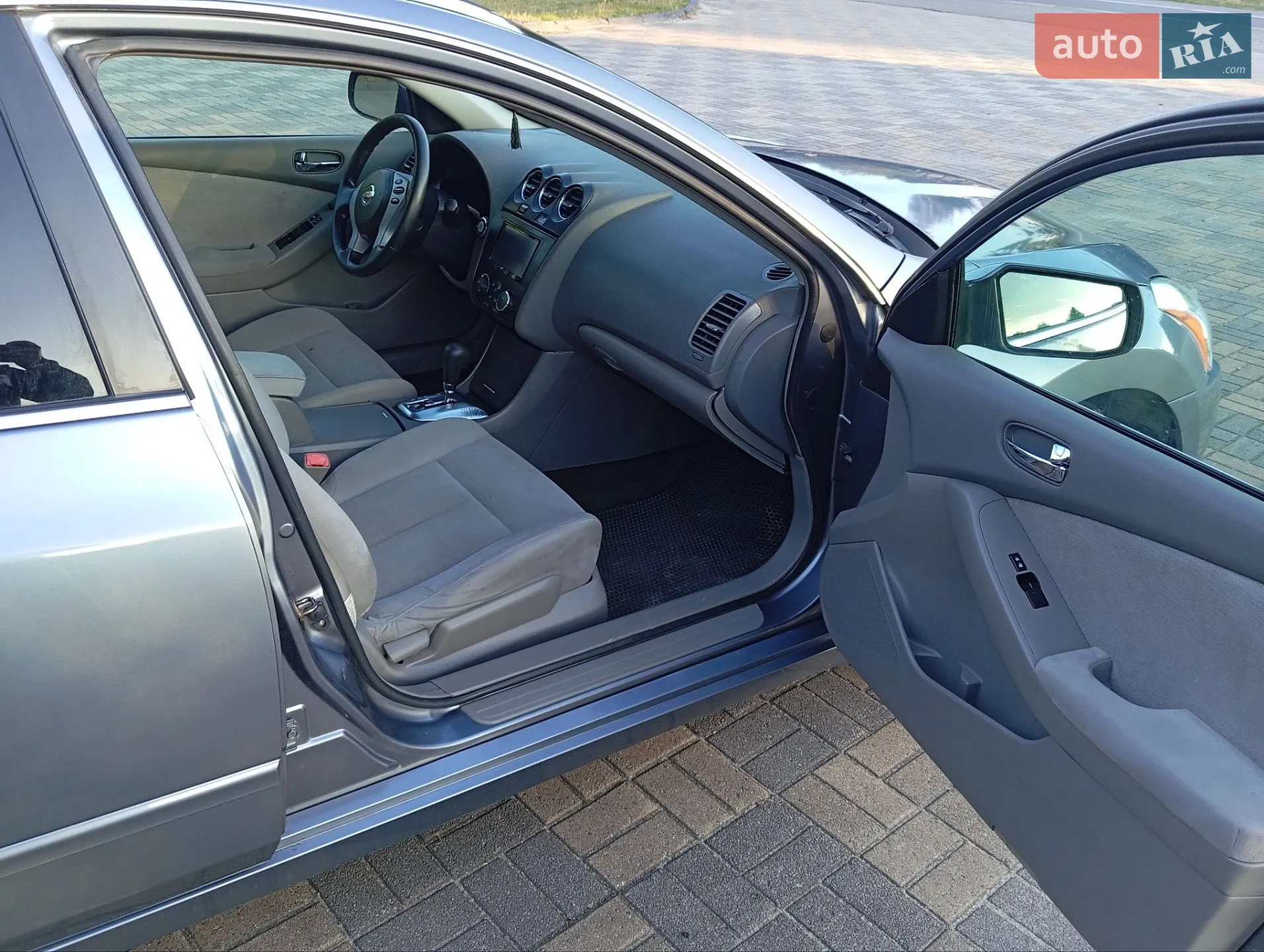 2010 Nissan Altima - мініатюра 9