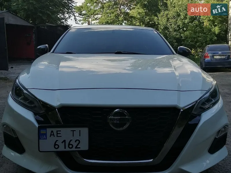Nissan Altima 2019