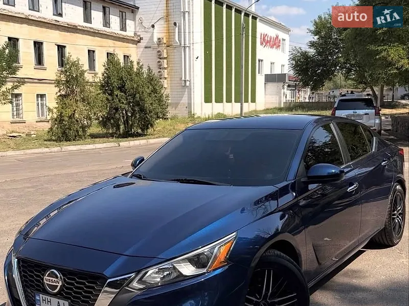 Nissan Altima 2019