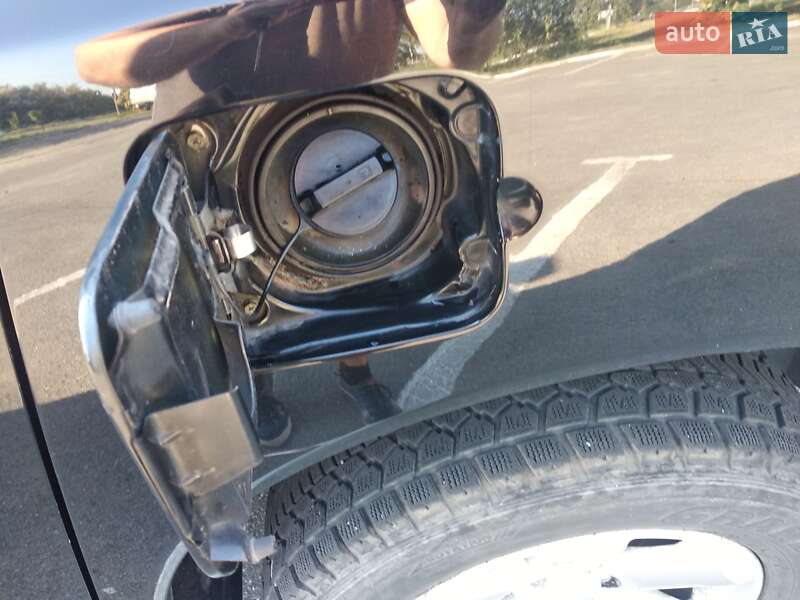 Внедорожник / Кроссовер Nissan Armada 2006 в Запорожье