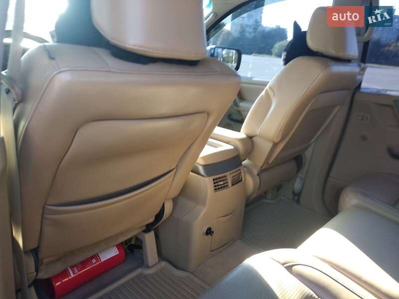 Внедорожник / Кроссовер Nissan Armada 2006 в Запорожье