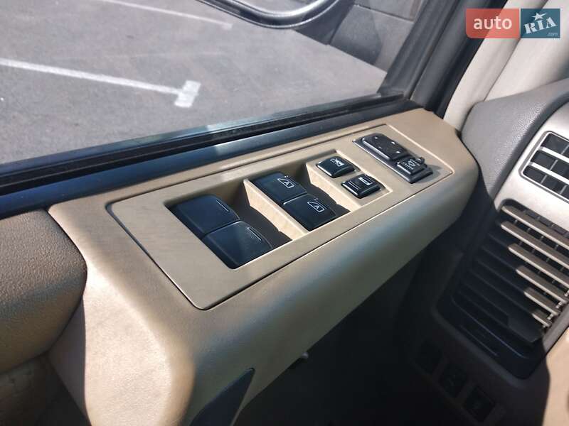 Внедорожник / Кроссовер Nissan Armada 2006 в Запорожье