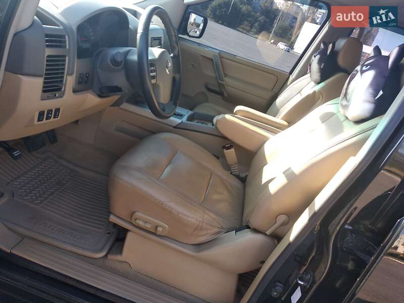 Внедорожник / Кроссовер Nissan Armada 2006 в Запорожье