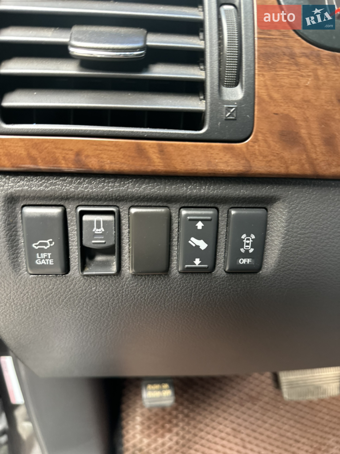 2011 Nissan Armada - мініатюра 20