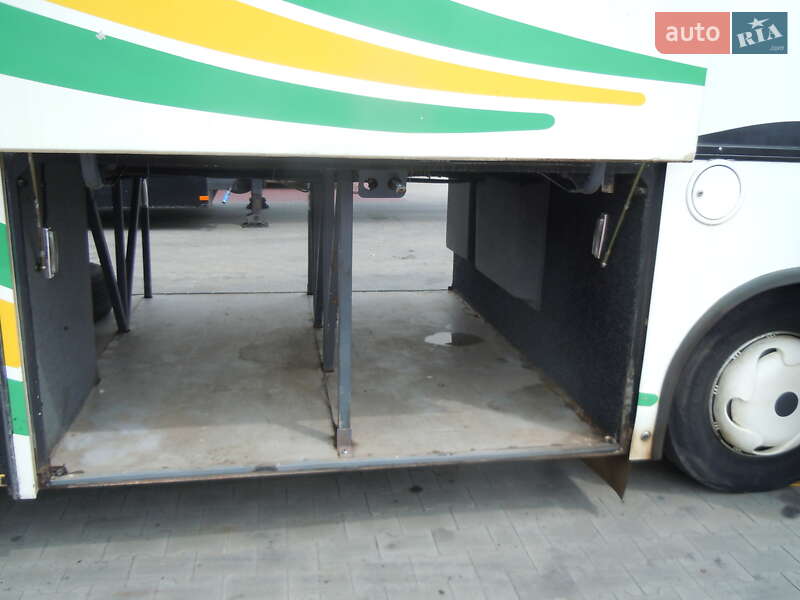 Приміський автобус Nissan Barcino 1991 в Луцьку