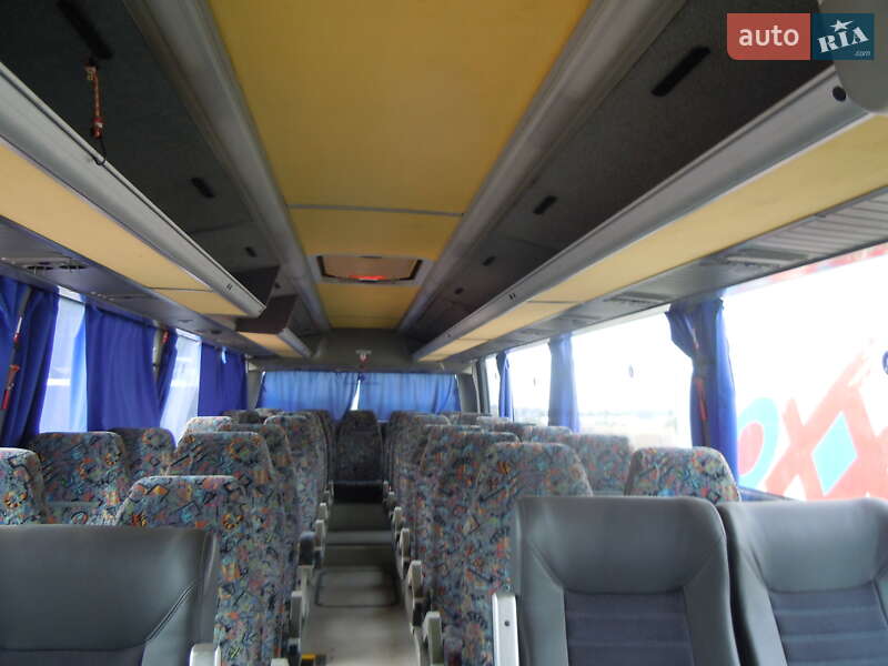 Приміський автобус Nissan Barcino 1991 в Луцьку