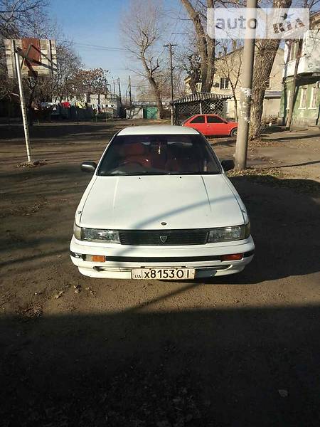 Седан Nissan Bluebird 1990 в Одессе