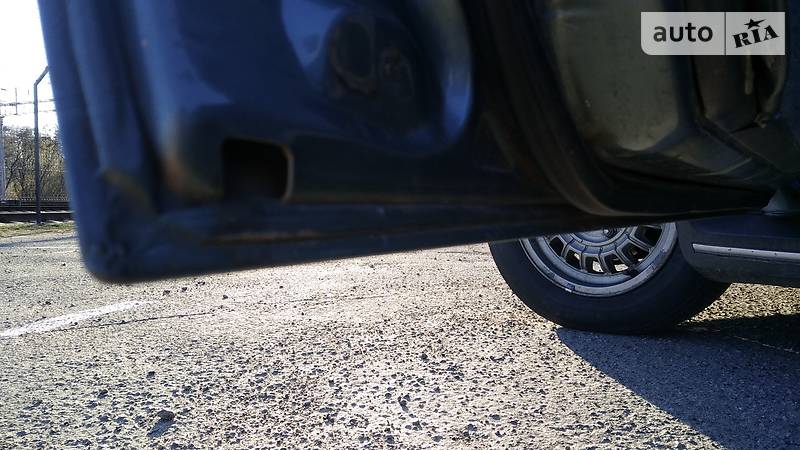 Седан Nissan Bluebird 1988 в Києві