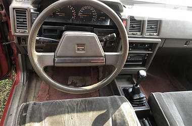 Седан Nissan Bluebird 1988 в 