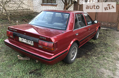 Седан Nissan Bluebird 1988 в 