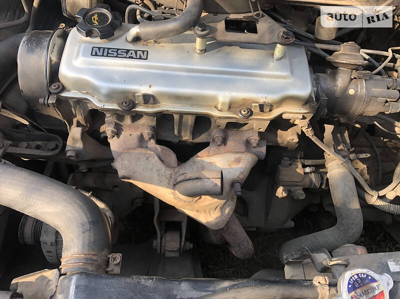 Седан Nissan Bluebird 1988 в Золочеві