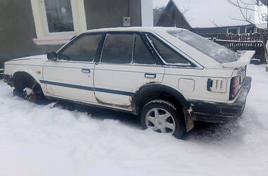 Хетчбек Nissan Bluebird 1988 в Кам'янець-Подільському