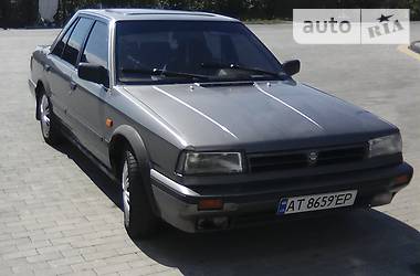 Седан Nissan Bluebird 1990 в Городенке